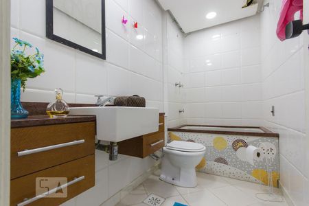 Apartamento à venda com 153m², 4 quartos e 2 vagasBanheiro Quarto 4 - Suíte