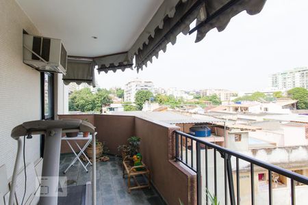 Apartamento à venda com 153m², 4 quartos e 2 vagasVaranda - Suítes