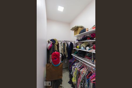 Apartamento à venda com 153m², 4 quartos e 2 vagasCloset Quarto 3 - Suíte
