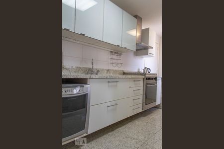 Apartamento à venda com 180m², 3 quartos e 3 vagasCozinha