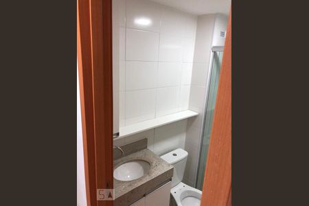 Banheiro de apartamento à venda com 2 quartos, 44m² em São José, Canoas