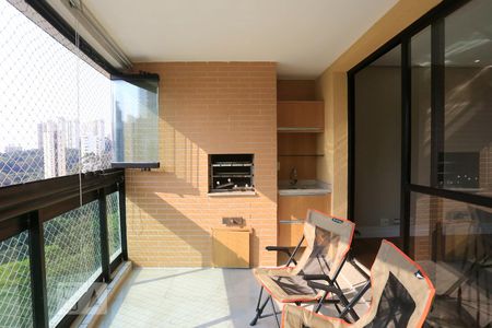 Apartamento para alugar com 191m², 3 quartos e 3 vagasVaranda