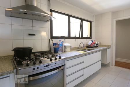 Apartamento para alugar com 191m², 3 quartos e 3 vagasCozinha