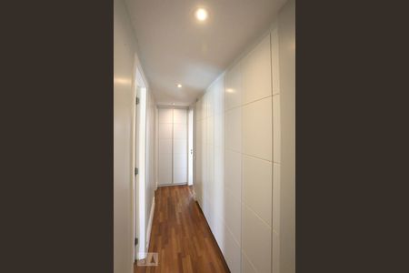 Apartamento para alugar com 191m², 3 quartos e 3 vagasCorredor