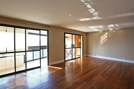 Apartamento para alugar com 191m², 3 quartos e 3 vagasSala