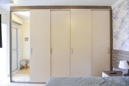 Apartamento à venda com 72m², 2 quartos e 1 vagaQuarto Suíte - armários