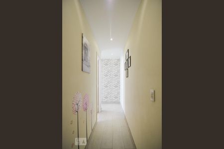 Apartamento à venda com 72m², 2 quartos e 1 vagaCorredor