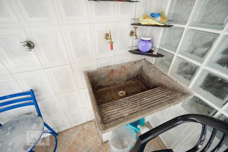 Casa à venda com 230m², 5 quartos e 2 vagas Casa à venda com 230m², 5 quartos e 2 vagasDetalhe área de serviço