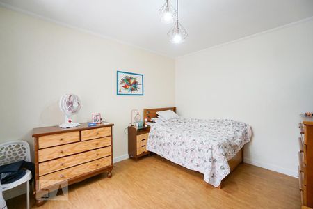 Casa à venda com 230m², 5 quartos e 2 vagas Casa à venda com 230m², 5 quartos e 2 vagasQuarto 05