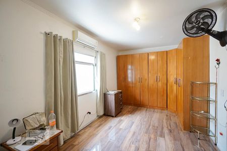 Casa à venda com 230m², 5 quartos e 2 vagas Casa à venda com 230m², 5 quartos e 2 vagasQuarto 02