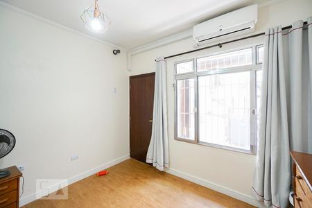 Casa à venda com 230m², 5 quartos e 2 vagas Casa à venda com 230m², 5 quartos e 2 vagasQuarto 05