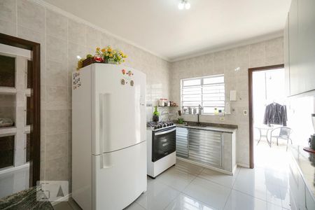 Casa à venda com 230m², 5 quartos e 2 vagas Casa à venda com 230m², 5 quartos e 2 vagasCozinha