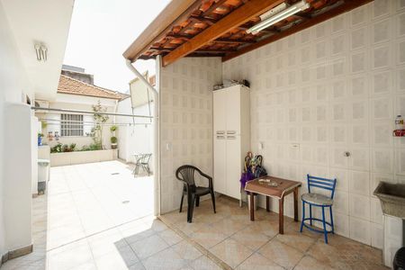 Casa à venda com 230m², 5 quartos e 2 vagas Casa à venda com 230m², 5 quartos e 2 vagasÁrea de serviço