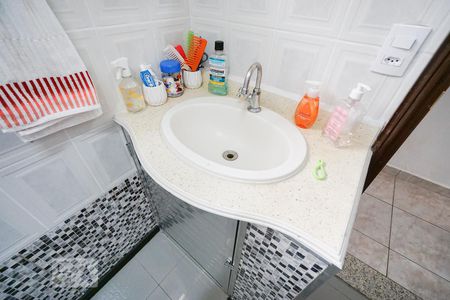 Casa à venda com 230m², 5 quartos e 2 vagas Casa à venda com 230m², 5 quartos e 2 vagasDetalhe banheiro social 02