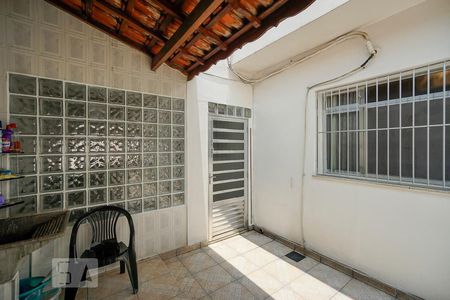 Casa à venda com 230m², 5 quartos e 2 vagas Casa à venda com 230m², 5 quartos e 2 vagasÁrea de serviço