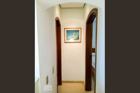 Corredor de apartamento para alugar com 1 quarto, 50m² em Vila Uberabinha, São Paulo