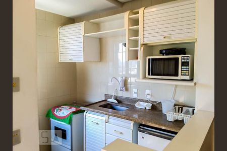 Cozinha de apartamento para alugar com 1 quarto, 50m² em Vila Uberabinha, São Paulo