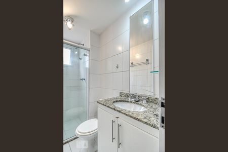 Banheiro de apartamento para alugar com 1 quarto, 43m² em Vila Olímpia, São Paulo