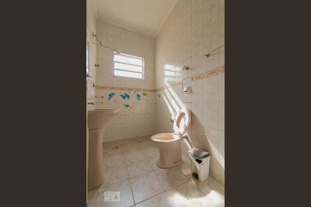 Banheiro de casa para alugar com 3 quartos, 220m² em Vila Scarpelli, Santo André