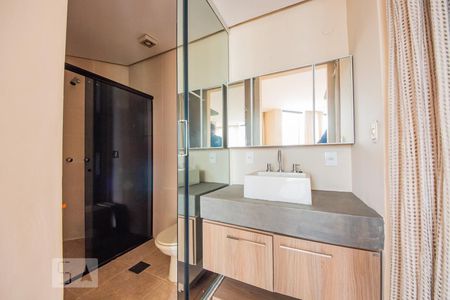 Banheiro  de apartamento para alugar com 1 quarto, 70m² em Rio Branco, Porto Alegre