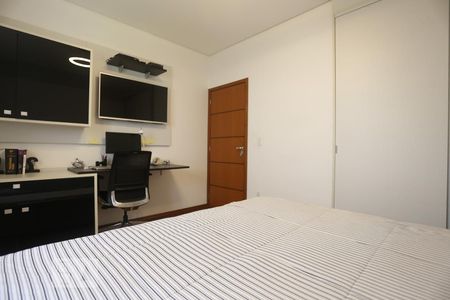 Casa para alugar com 500m², 5 quartos e 8 vagasQuarto 1