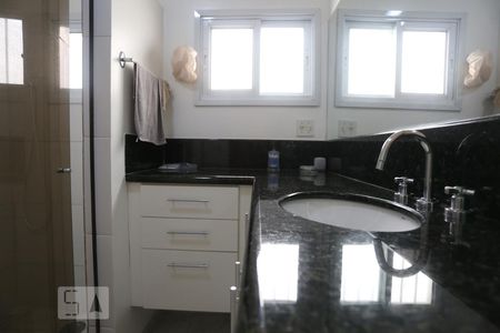 Casa para alugar com 500m², 5 quartos e 8 vagasBanheiro da Suíte 2