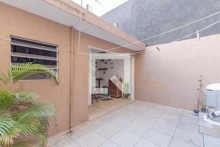 Casa à venda com 220m², 3 quartos e 2 vagasQuintal