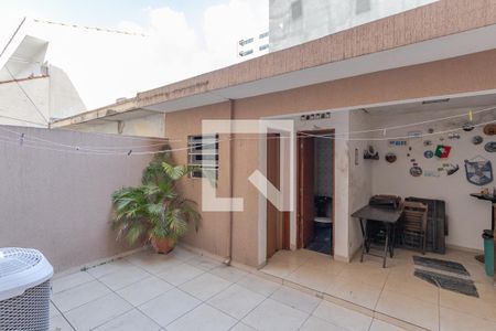 Casa à venda com 220m², 3 quartos e 2 vagasQuintal