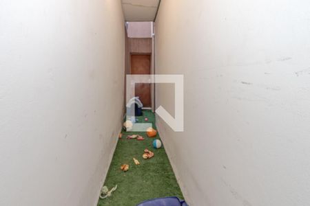 Casa à venda com 220m², 3 quartos e 2 vagasCorredor Lateral