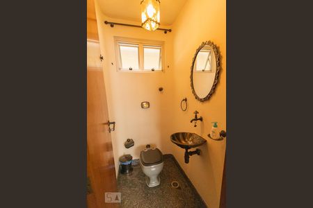 Lavabo de apartamento para alugar com 3 quartos, 153m² em Pompeia, São Paulo