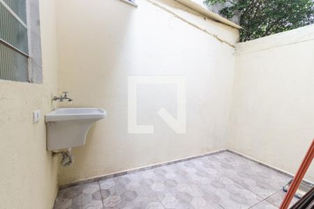 Casa à venda com 80m², 2 quartos e 1 vagaÁrea de serviço
