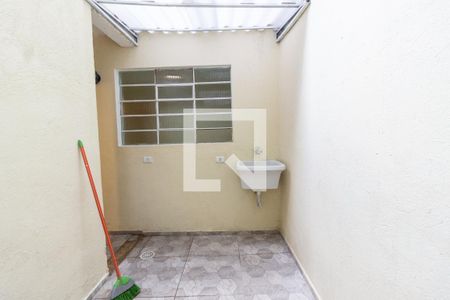 Casa à venda com 80m², 2 quartos e 1 vagaÁrea de serviço