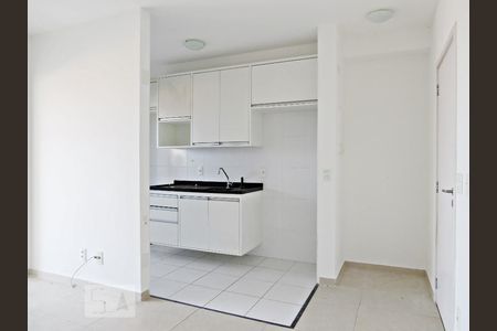 Sala de Apartamento com 2 quartos, 59m² Vila Mazzei