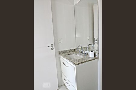 Detalhe do Banheiro da Suite de apartamento para alugar com 2 quartos, 59m² em Tremembé, São Paulo