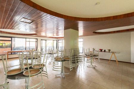 Apartamento à venda com 183m², 4 quartos e 3 vagasÁrea comum - Salão de festas