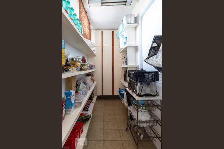 Apartamento à venda com 183m², 4 quartos e 3 vagasDespensa