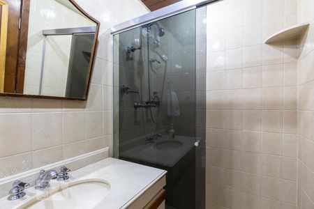 Apartamento à venda com 183m², 4 quartos e 3 vagasBanheiro corredor