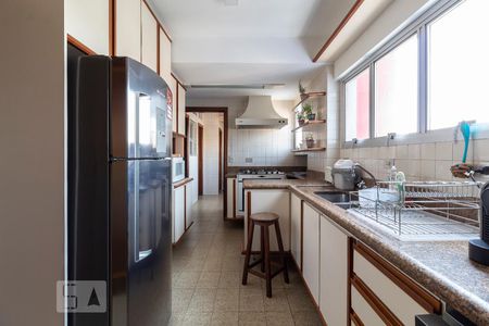Apartamento à venda com 183m², 4 quartos e 3 vagasCozinha
