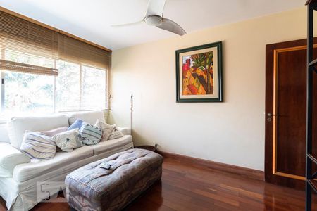 Sala de TV de apartamento à venda com 4 quartos, 183m² em Sumaré, São Paulo