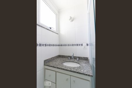 Banheiro de apartamento à venda com 2 quartos, 70m² em Vila Cavaton, São Paulo