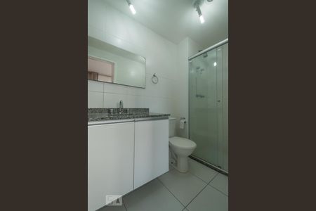 Banheiro de apartamento à venda com 1 quarto, 32m² em Santo Amaro, São Paulo