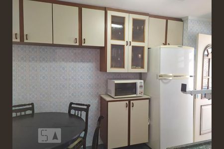 Apartamento para alugar com 71m², 2 quartos e 1 vagaCozinha