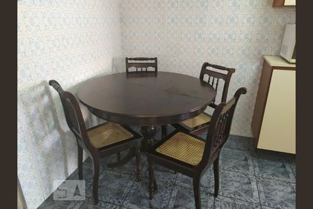 Apartamento para alugar com 71m², 2 quartos e 1 vagaCozinha