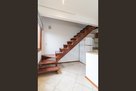Apartamento à venda com 30m², 1 quarto e 1 vaga Apartamento à venda com 30m², 1 quarto e 1 vagaEscada