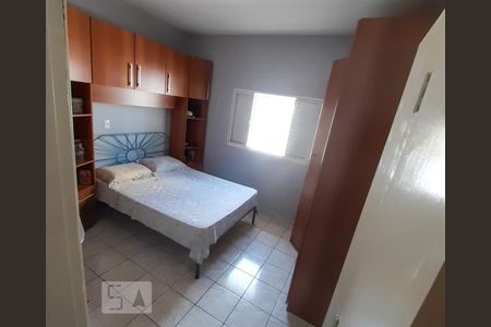 Suíte de casa à venda com 5 quartos, 200m² em Vila Ipojuca, São Paulo