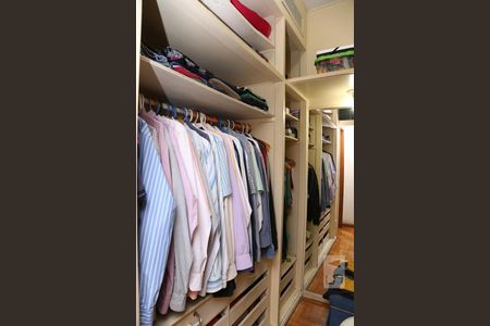 Apartamento à venda com 170m², 4 quartos e 2 vagasCloset da Suíte