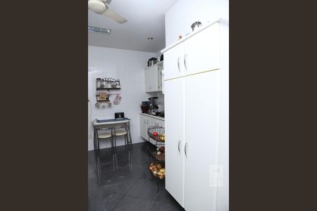 Apartamento à venda com 170m², 4 quartos e 2 vagasCozinha