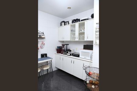 Apartamento à venda com 170m², 4 quartos e 2 vagasCozinha