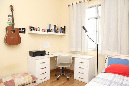 Apartamento à venda com 170m², 4 quartos e 2 vagasQuarto 2