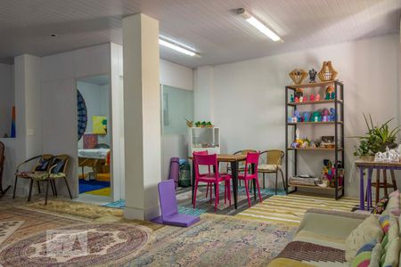 Salão de casa à venda com 6 quartos, 200m² em Vila Morse, São Paulo